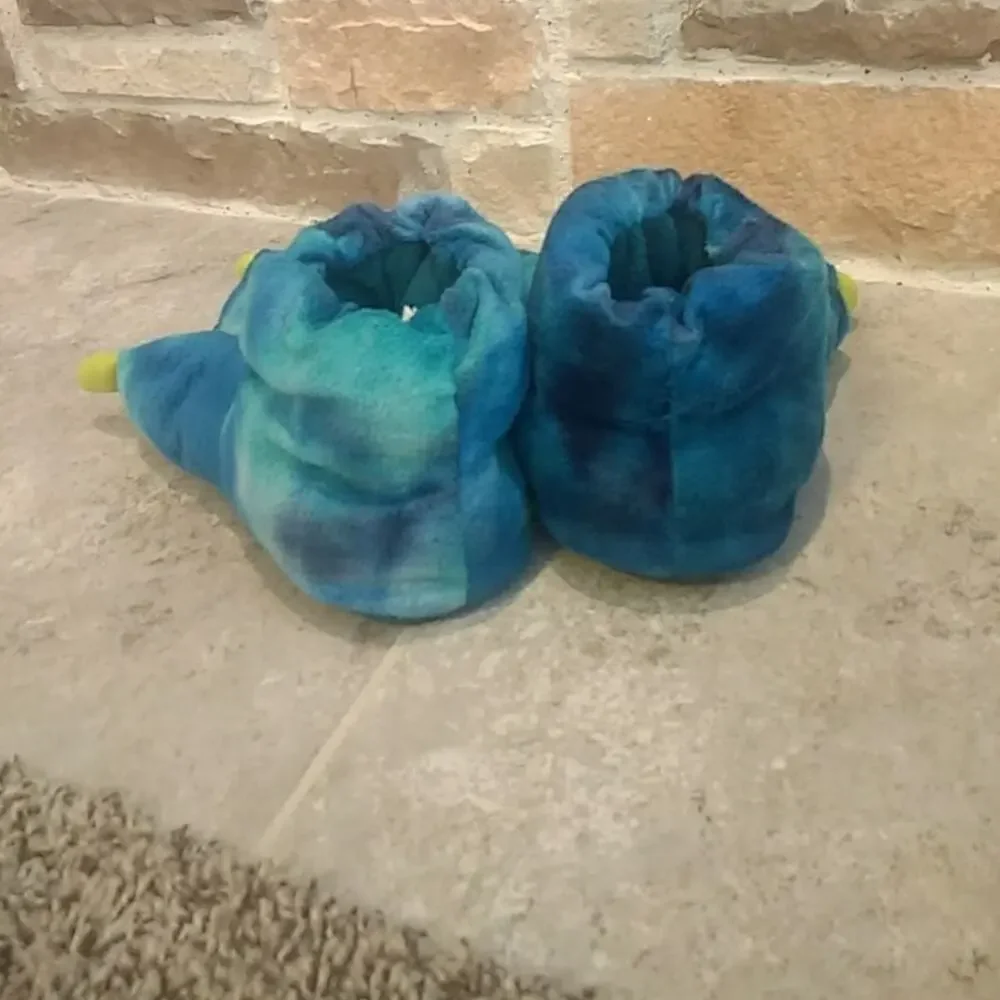 Monster Slippers Blue & Green Cozy & Warm Sz. M/L(9-12)